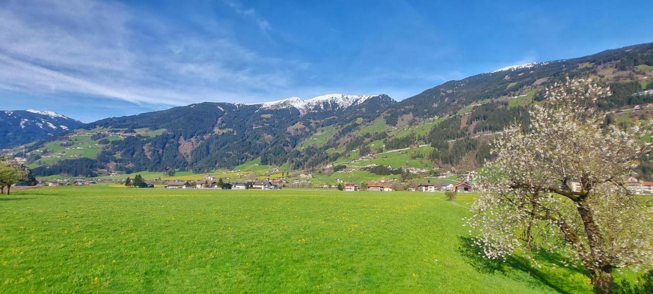 Alpenzeit Zillertal Apartments Цел ам Цилер Екстериор снимка