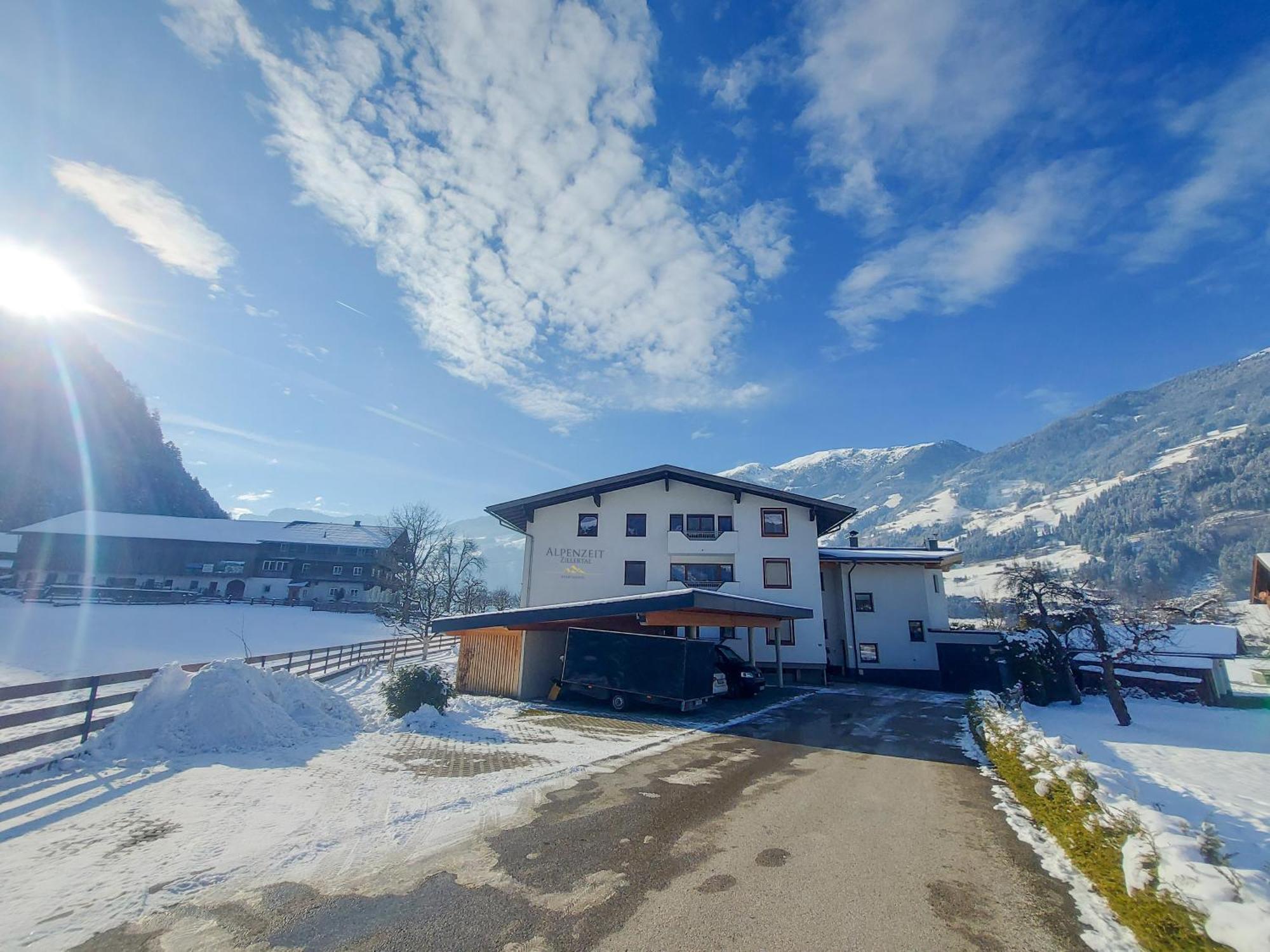 Alpenzeit Zillertal Apartments Цел ам Цилер Екстериор снимка