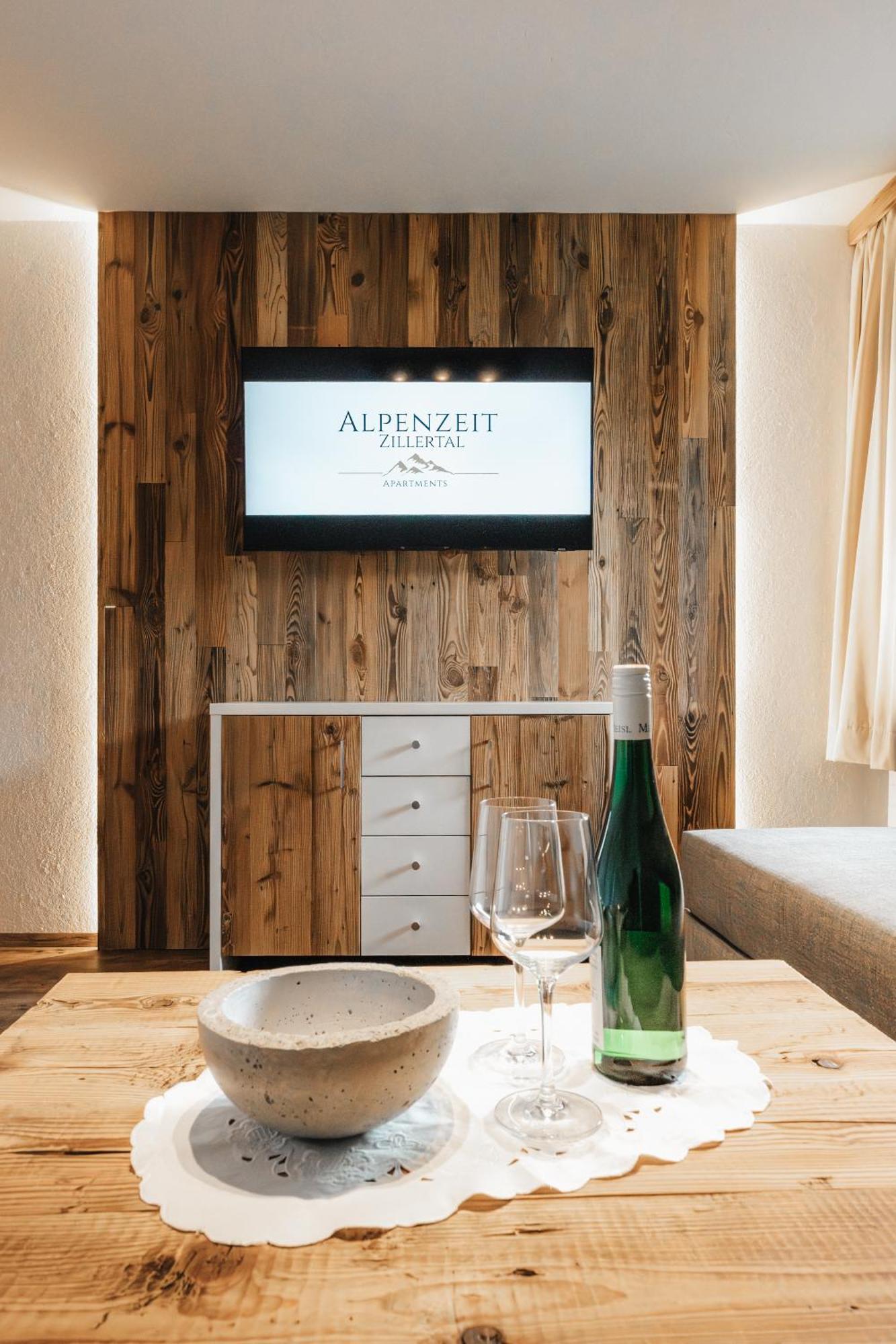 Alpenzeit Zillertal Apartments Цел ам Цилер Екстериор снимка